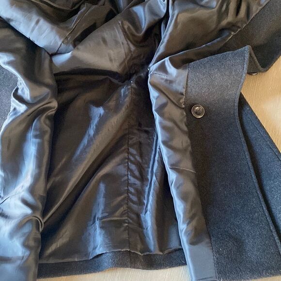 Jones New York Classic Charcoal Gray
Wool Blend Long Coat Women’s Size 12 EUC - Picture 8 of 10